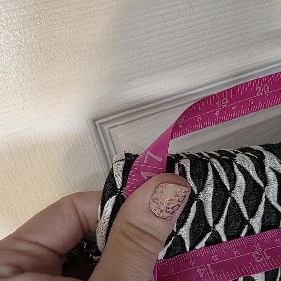 Max Studio Black and White Geometric Pattern Pencil Skirt- Large - Picture 4 of 7